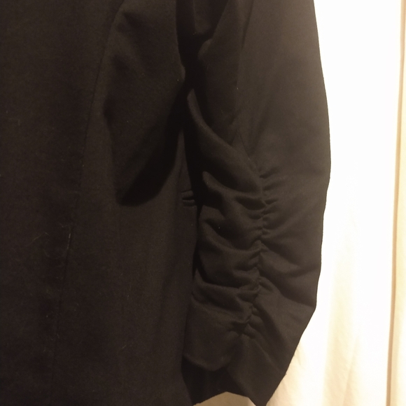 Black jacket - Picture 3 of 4